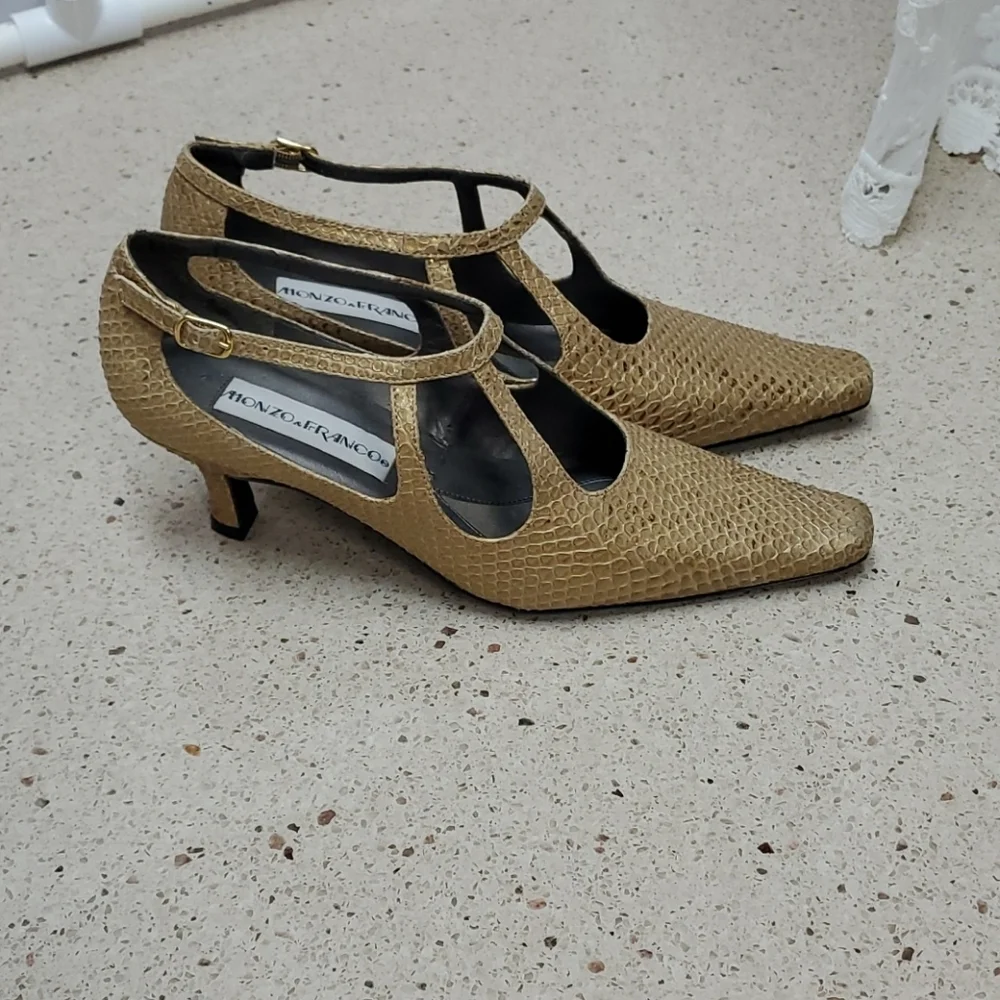 Alfonzo & Franco Golden Beige scale pattern shoes